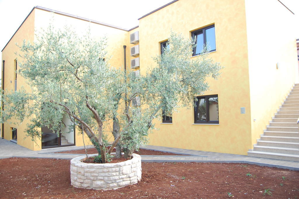 Villa Alpa Umag Exterior photo